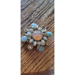 CINER, Signed Vintage, Heraldic Cabochon Brooch/Pin